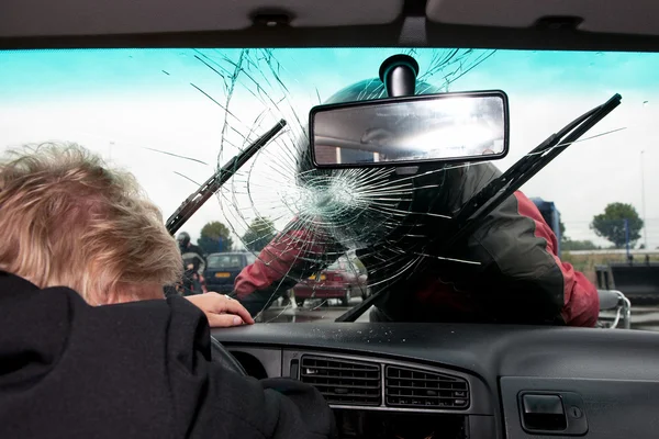 Broken windscreen — Stock Photo, Image