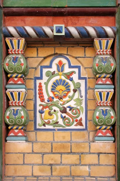 Majolica tiles on the facade of the house, St. Petersburg — Stock Photo, Image
