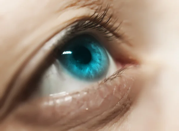 Mujer ojo azul — Foto de Stock