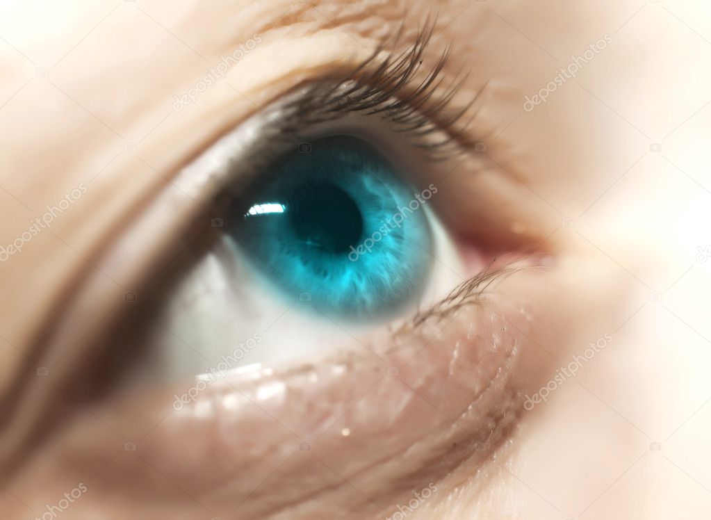 Woman blue eye