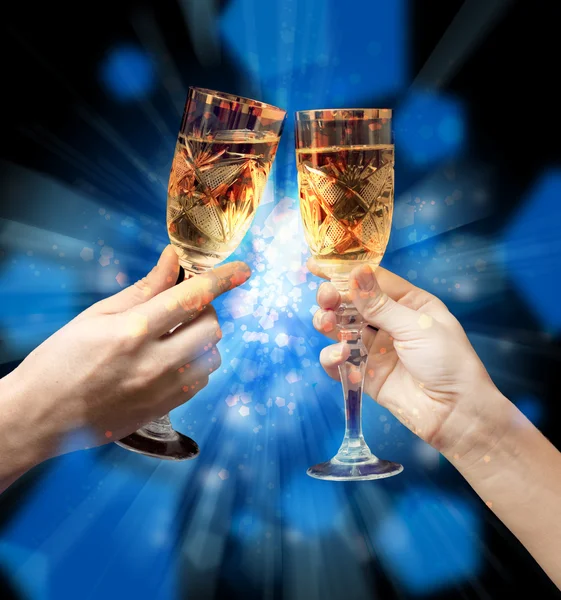 Szkło toast szampanem. docenianie koncepcja — Zdjęcie stockowe