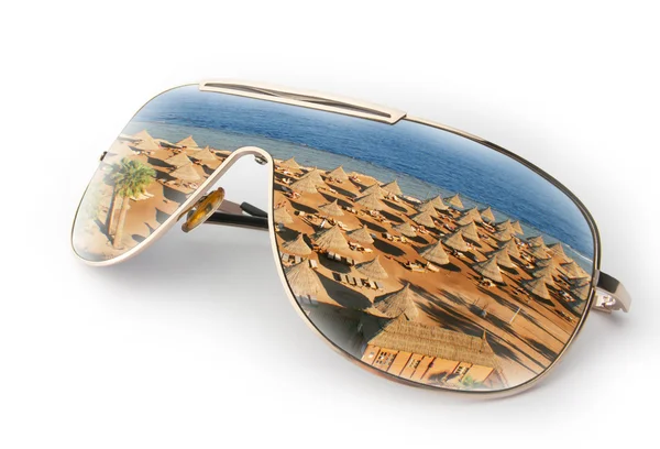 Tropical resort in sunglasses — Stock Photo, Image