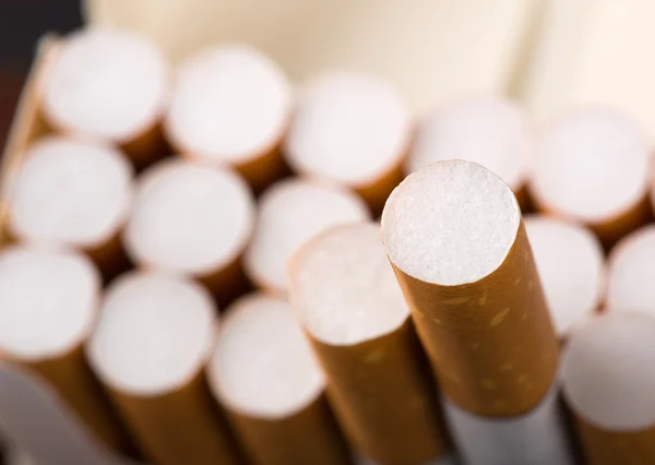 Sigaretten in verpakking — Stockfoto