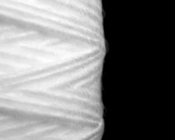 Катушка белой нити — стоковое фото
