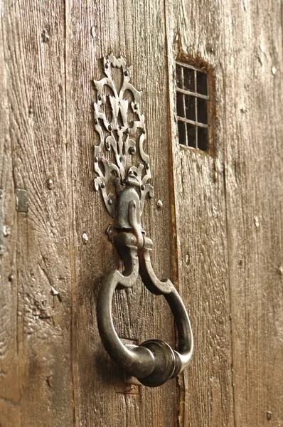 Oude deur knocker — Stockfoto