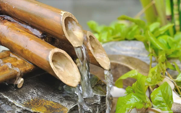 Bamboe fontein Stockfoto
