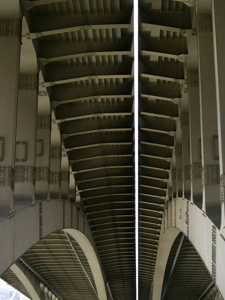 Стальной мост — стоковое фото