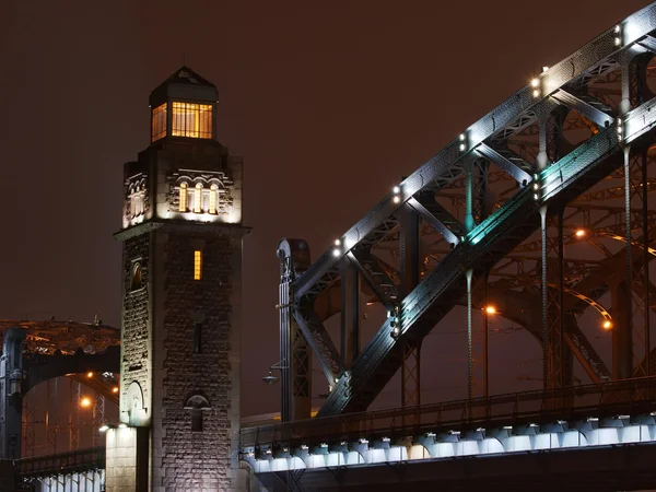 Turm der großen Piterbrücke — Stockfoto