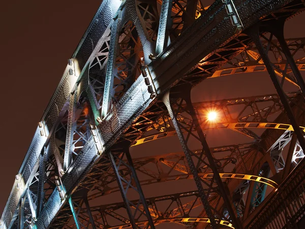 Boog van de brug in nacht — Stockfoto