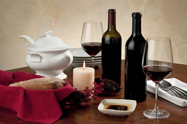 Establecimiento de mesa vino — Foto de Stock