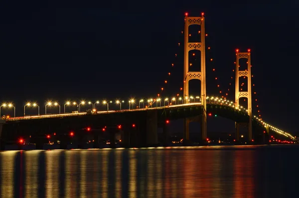 Ночной мост Макино — стоковое фото