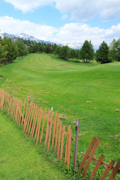 Поле для гольфа, Кранс Монтана, Швейцария — стоковое фото