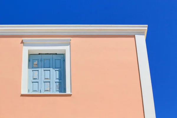 Fensterläden eines Hauses, Santorini, Griechenland — Stockfoto
