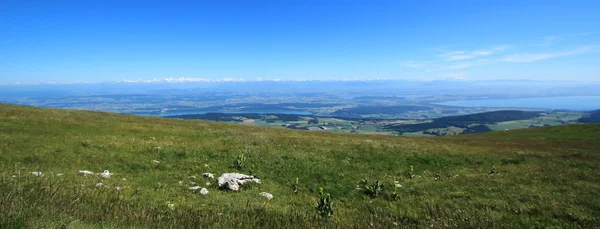 Alperna från chasseral mount, jura, Schweiz — Stockfoto