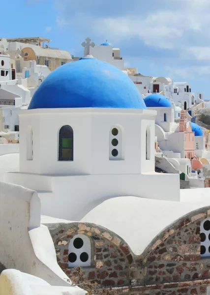 Domos azules de iglesias ortodoxas, Santorini, Grecia —  Fotos de Stock