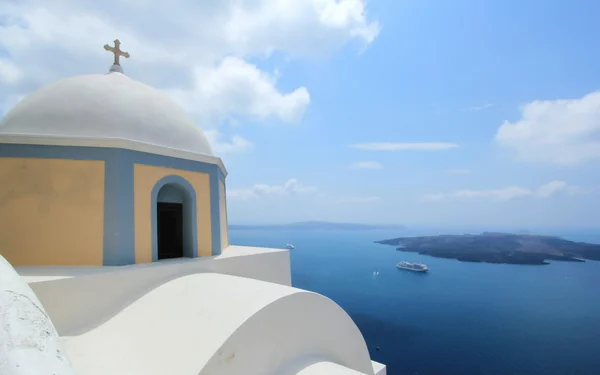 Iglesia ortodoxa griega en la isla de Santorini, Grecia —  Fotos de Stock