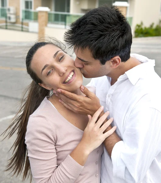 Hispanic couple in love — Stock Photo, Image