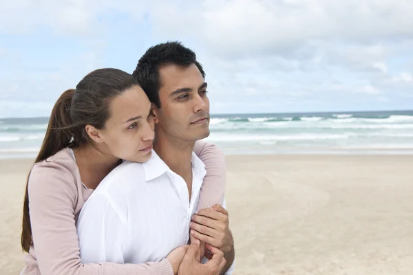 Couple in love on the beach — Stock Photo, Image