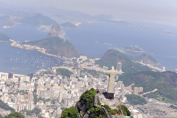 Христос воскресший и сахар в Рио-де-Жанейро — стоковое фото