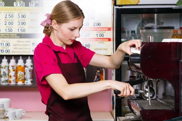 Friendly waitress making coffee — Φωτογραφία Αρχείου