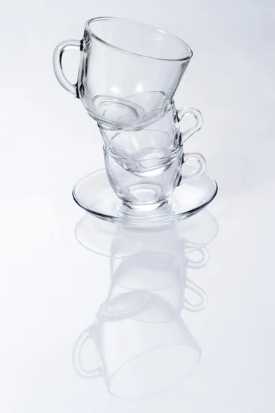 Стеклянные чашки фото студии — стоковое фото