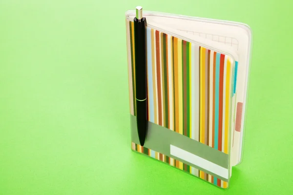 Renkli kapalı not defteri — Stok fotoğraf