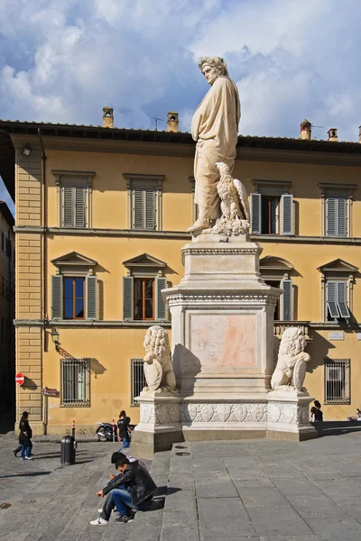 Pomnik Dantego alighieri — Zdjęcie stockowe