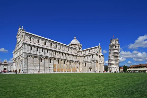 Pisa, piazza dei mirakoli — Stockfoto