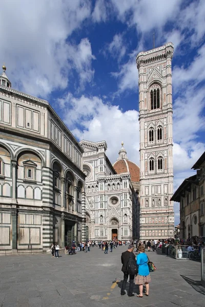 Pohled na dómu a Florencie — Stock fotografie