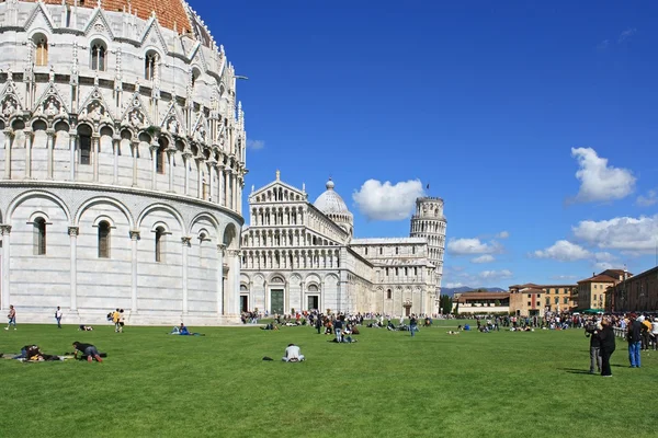 Pisa, piazza dei mirakoli — Stockfoto