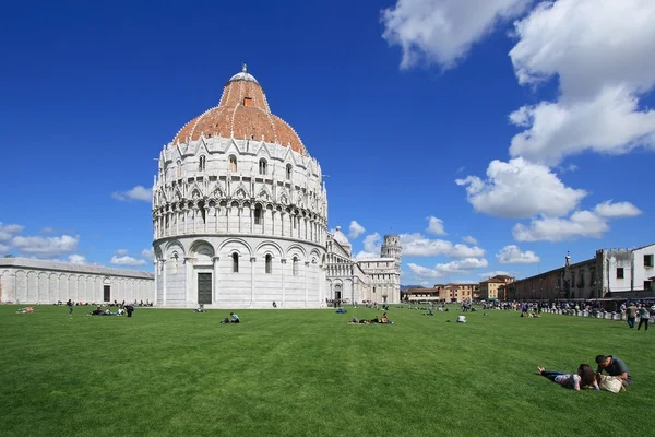 Pisa, Piazza dei miracoli — Stock Photo, Image