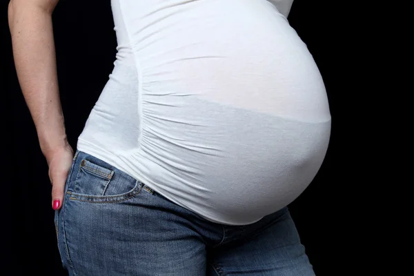 Magen av gravid kvinna — Stockfoto