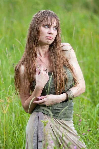 The wet girl in the rain — Stock Photo, Image