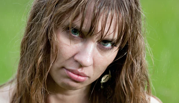 O rosto da mulher molhada — Fotografia de Stock