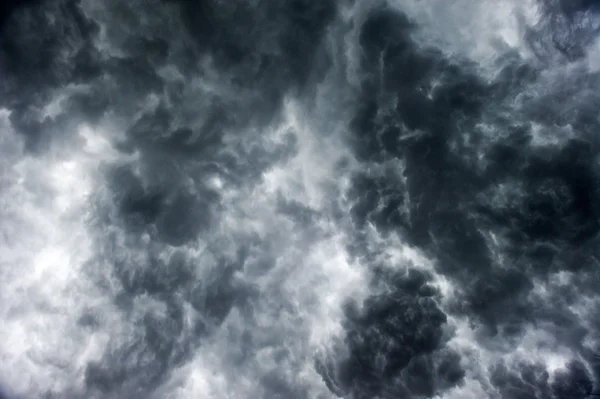 어두운 구름 스톡 사진
