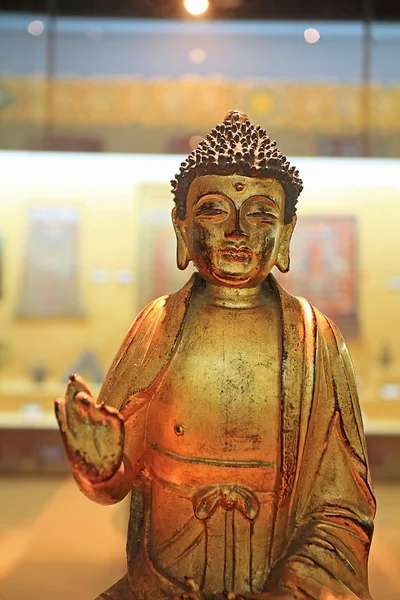 Statua di un Buddha d'oro — Foto Stock
