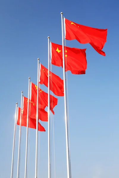 Een rij van chinese vlaggen — Stockfoto