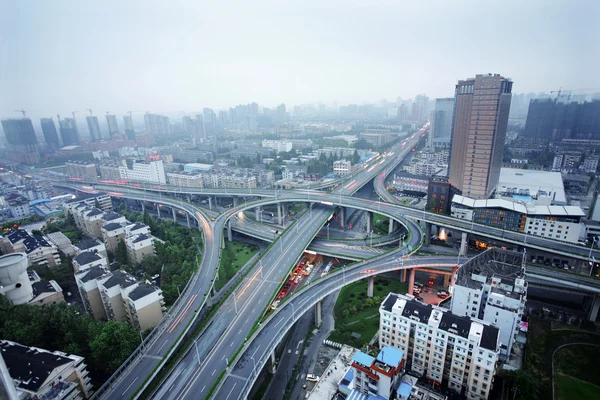 Un carrefour routier à Hangzhou — Photo