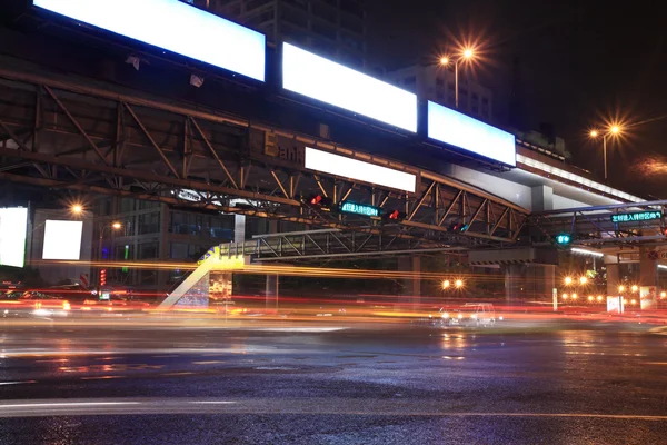 市区夜间交通景观 — 图库照片
