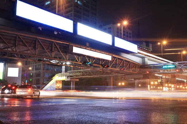 Blick auf den städtischen Nachtverkehr — Stockfoto