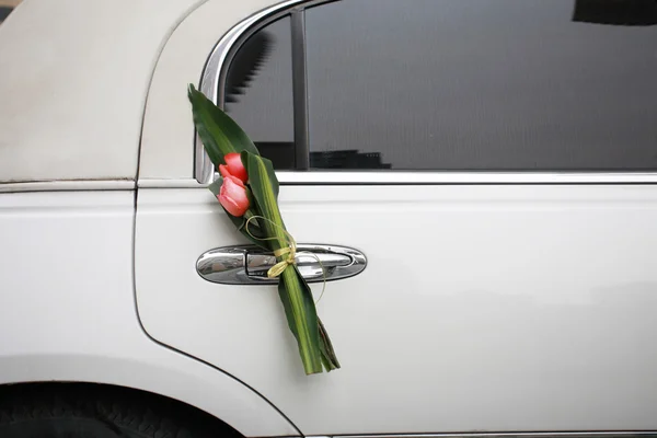 白い結婚式の車 — ストック写真