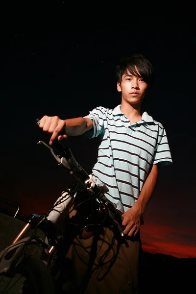 Молоді азіатські байкер — стокове фото