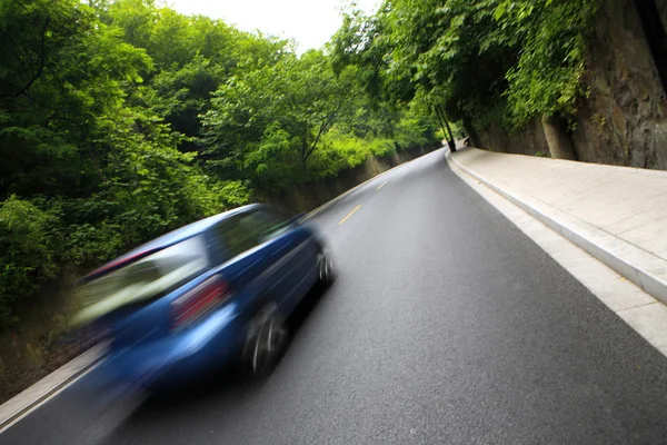 Kentsel gece trafiği görünümü — Stok fotoğraf