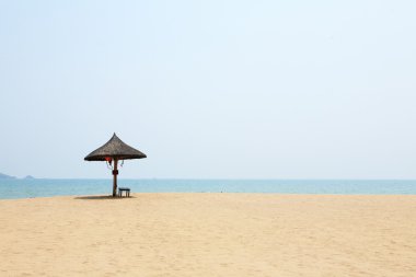 Tente ve sandalye üzerinde plaj, sanya, Çin