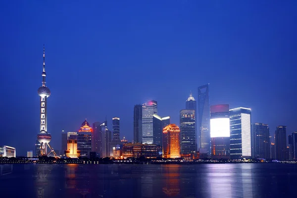 Vista nocturna de shanghai — Foto de Stock