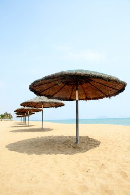 Tente ve sandalye üzerinde plaj, sanya, Çin