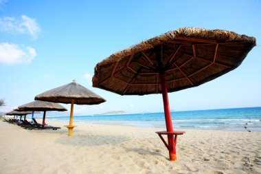 Tente ve sandalye üzerinde plaj, sanya, Çin