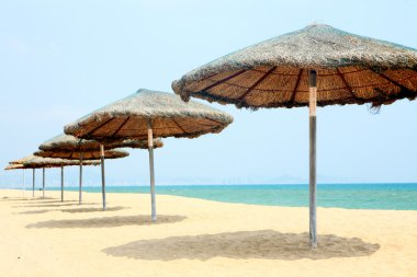 Tente ve sandalye üzerinde plaj, sanya, Çin