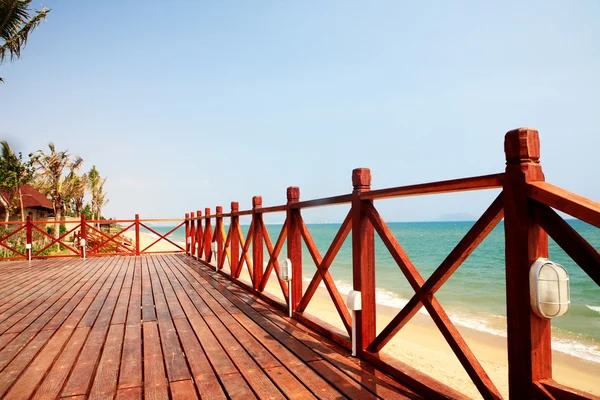 Тропический балкон с видом на море — стоковое фото