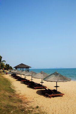 Tente ve sandalye üzerinde plaj, sanya, Çin